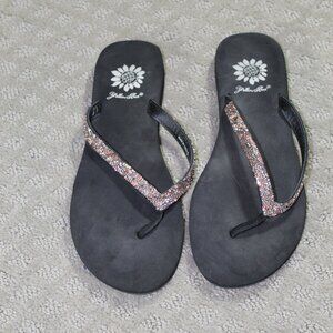 Yellow Box Women's Sz 6 Silver and Peach Bling Foam Sandals